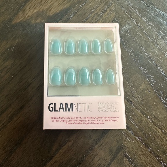 Glamnetic Press-On Nails Unicorn Tears Short Oval NWT - Picture 6 of 8